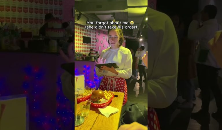 This restaurant has the worst service ever 🤡🤬 #karensdiner