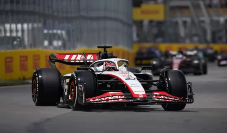 Magnussen and De Vries: Just Your Average Racing Soap Opera!
