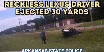 Police respond to crash at Arkansas roadside