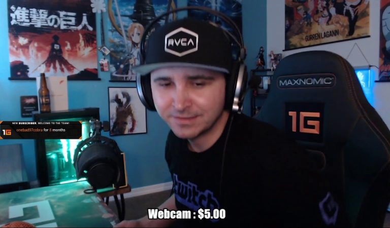 Summit1g Shows Monitor After He Punched It