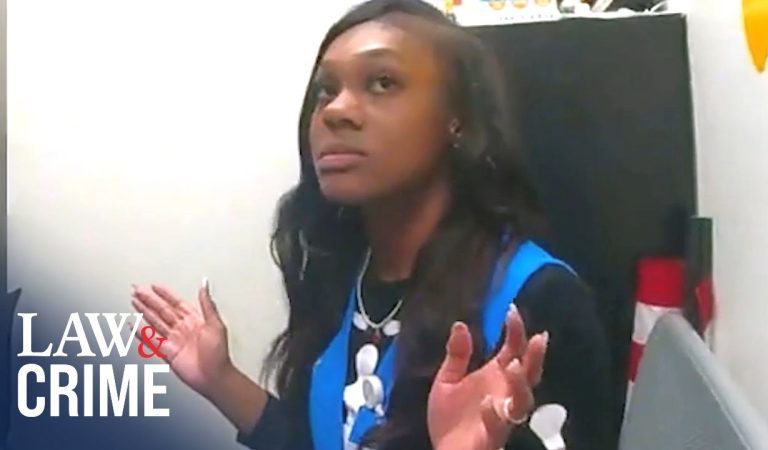Walmart Cashier Goes Crazy After She Gets Caught Stealing