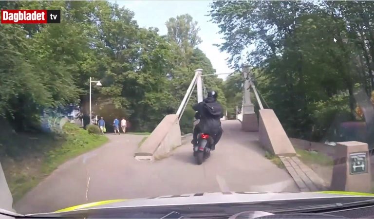 Norwegian Police Dramatic Car Chase With Armed Robbers