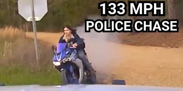 Motorcycle chased by police at high speed