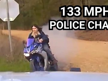 Motorcycle chased by police at high speed